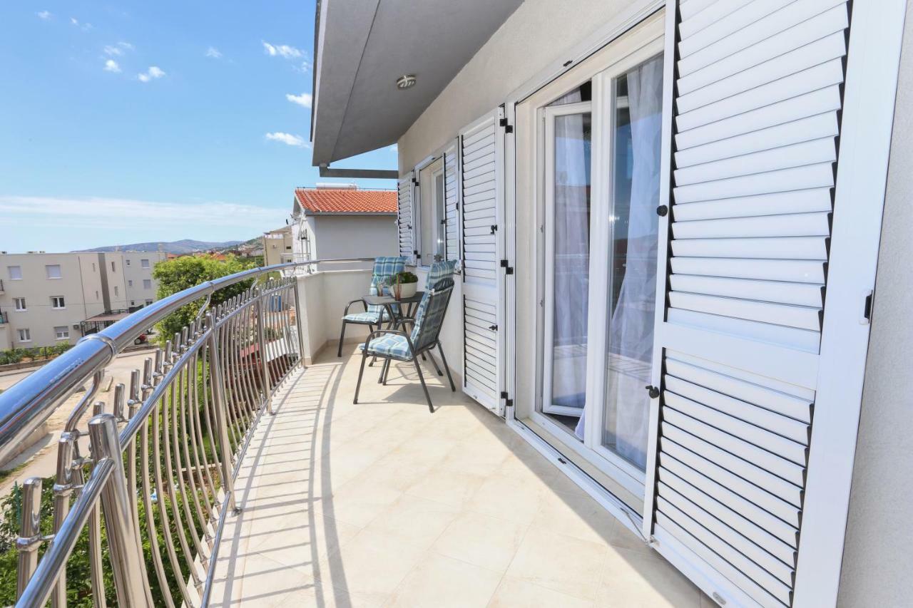 Apartman Kristian Trogir Buitenkant foto