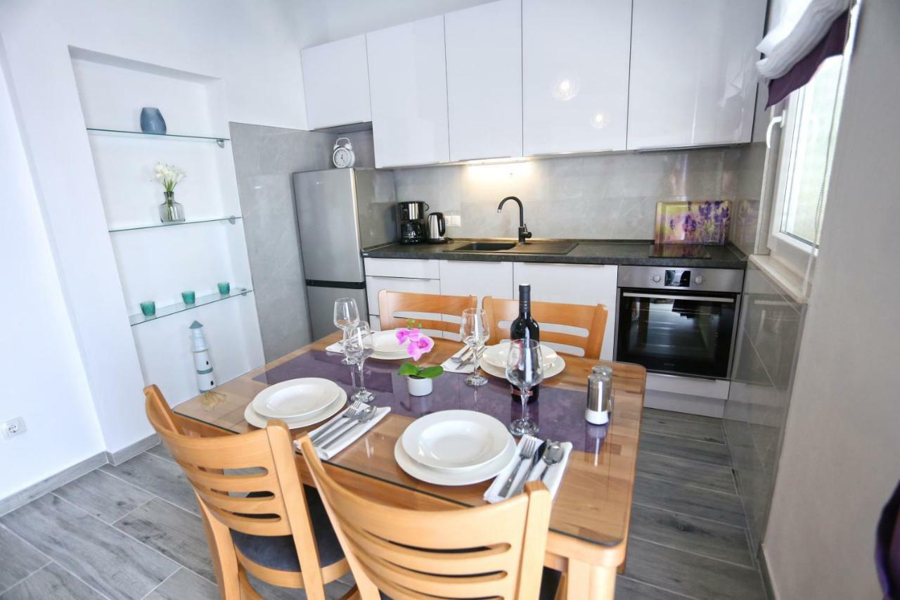 Apartman Kristian Trogir Buitenkant foto