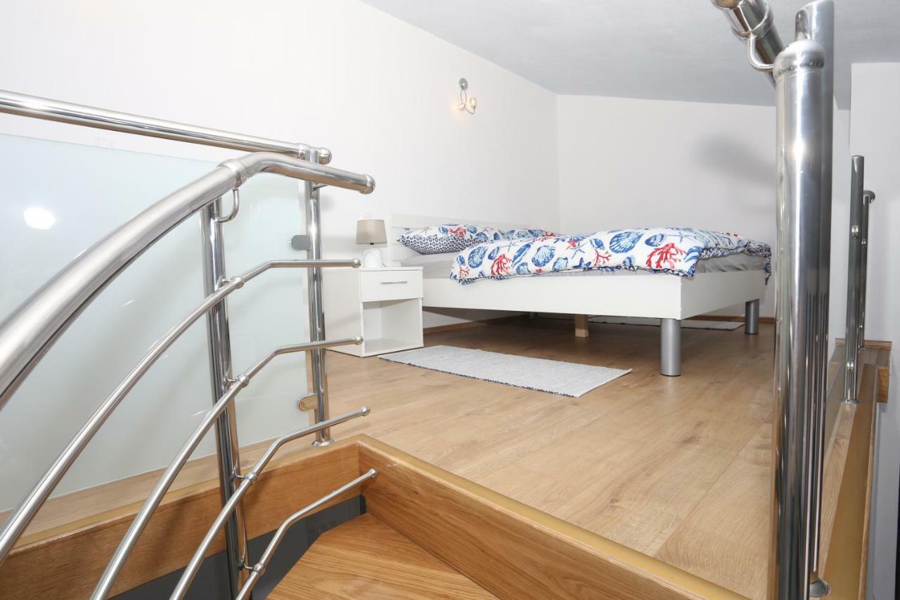 Apartman Kristian Trogir Buitenkant foto
