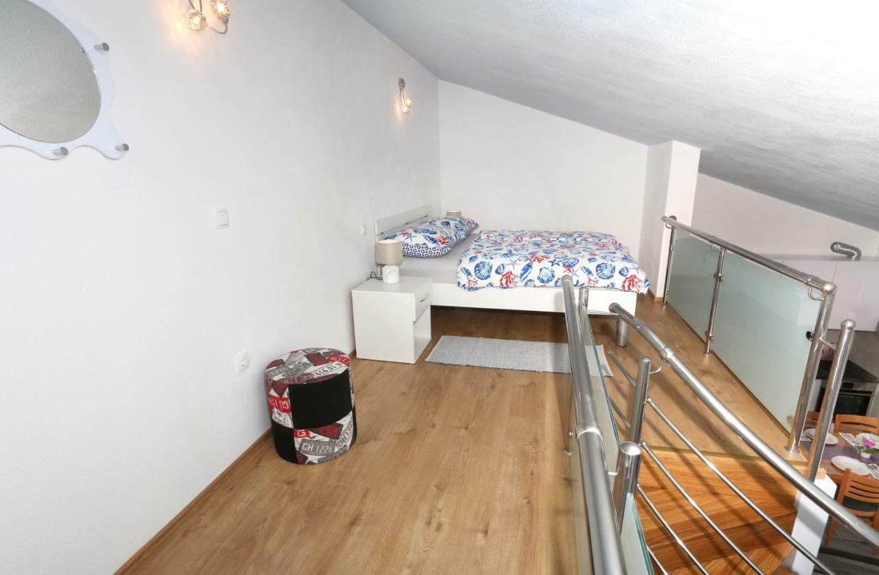 Apartman Kristian Trogir Buitenkant foto